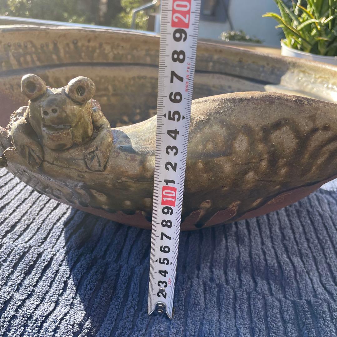 信楽焼　ビードロ蛙付めだか鉢　金魚鉢・陶器　47×17