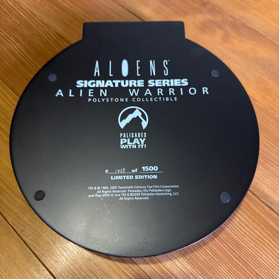 パリセイズ　エイリアンウォーリア　シグネチャースタチュー