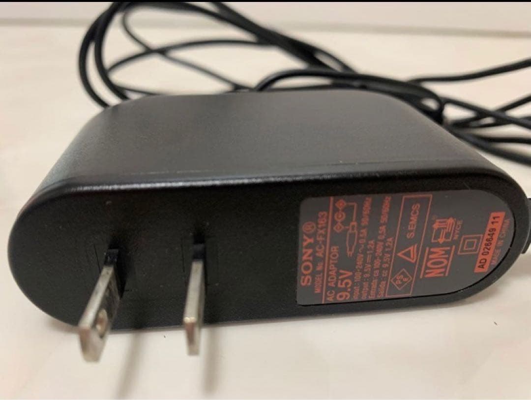 美品動作品 SONY DVP-FX730 ポータブルDVDプレーヤ－ ホワイト