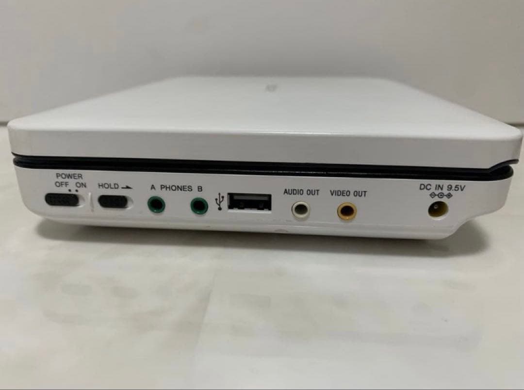美品動作品 SONY DVP-FX730 ポータブルDVDプレーヤ－ ホワイト