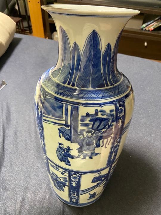 中国古美術 染付け　大清康煕年製　青花人物花瓶 39cm