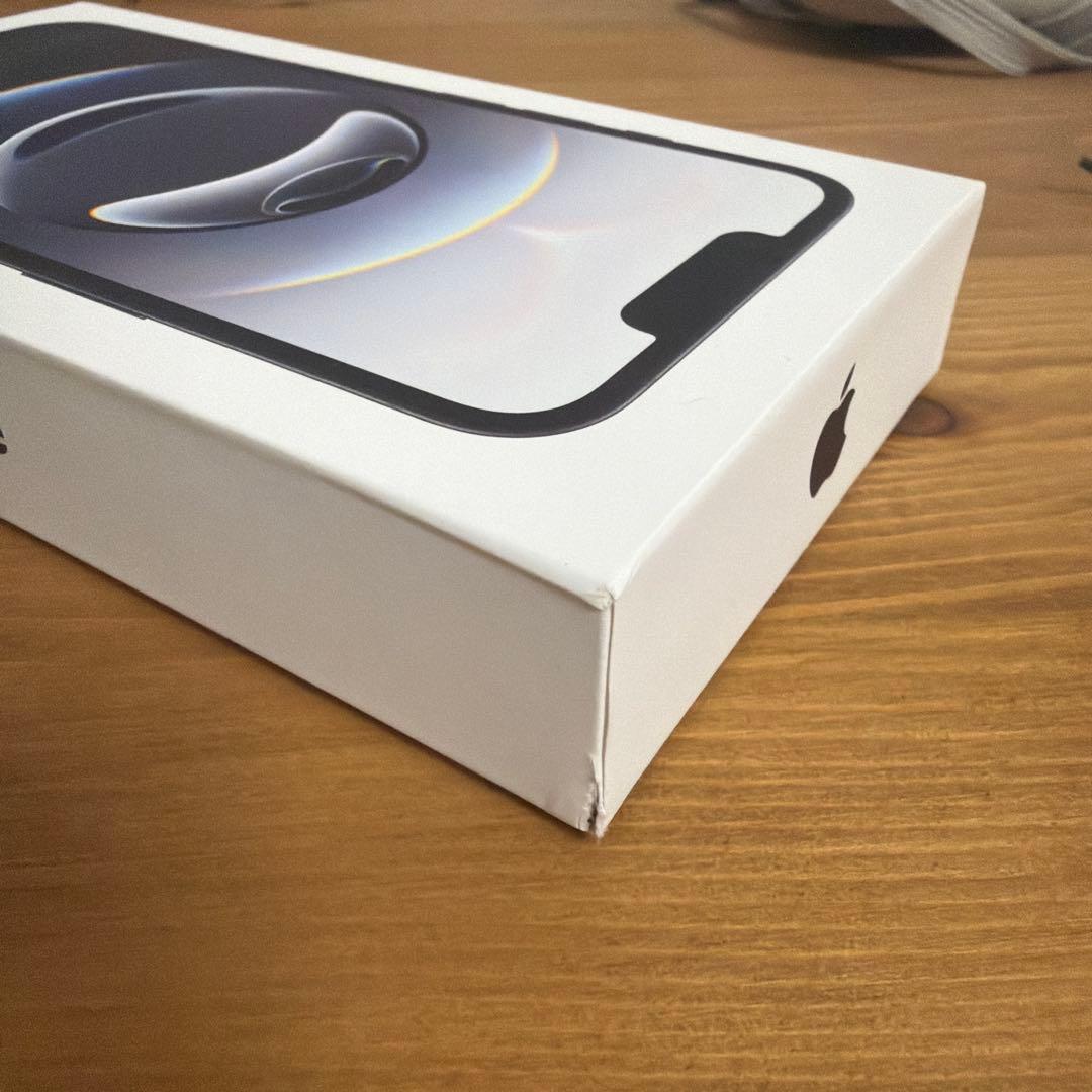Apple iPhone 16e 128GB ブラック