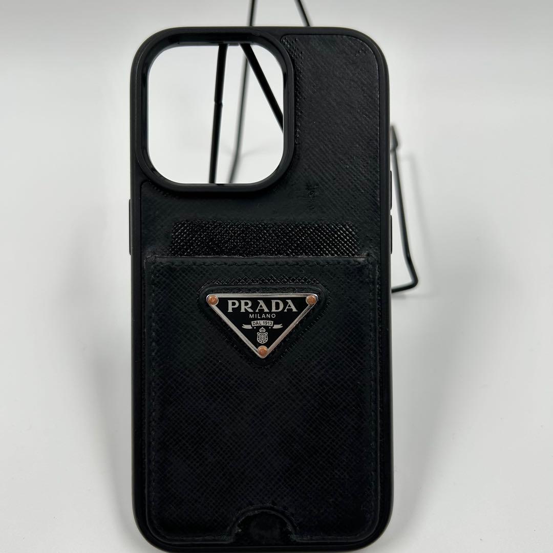 【PRADA】iPhone14pro サフィアーノレザー 三角ロゴ プレート 黒