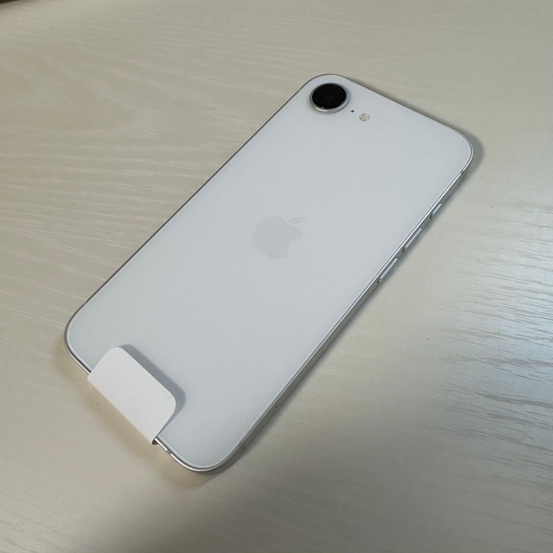 新品✨未使用✨iPhone16e 128ギガ　白