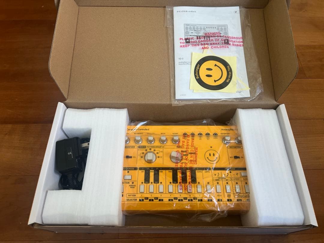 TD-3 アナログベースシンセサイザー
