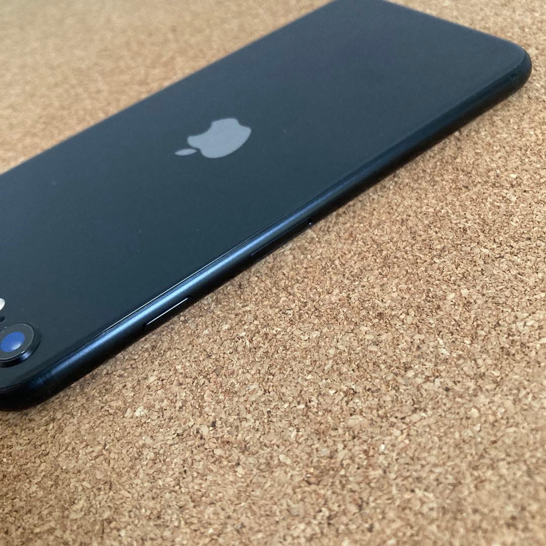 4153【早い者勝ち】美品☆電池新品☆iPhoneSE2 64GB SIMフリー