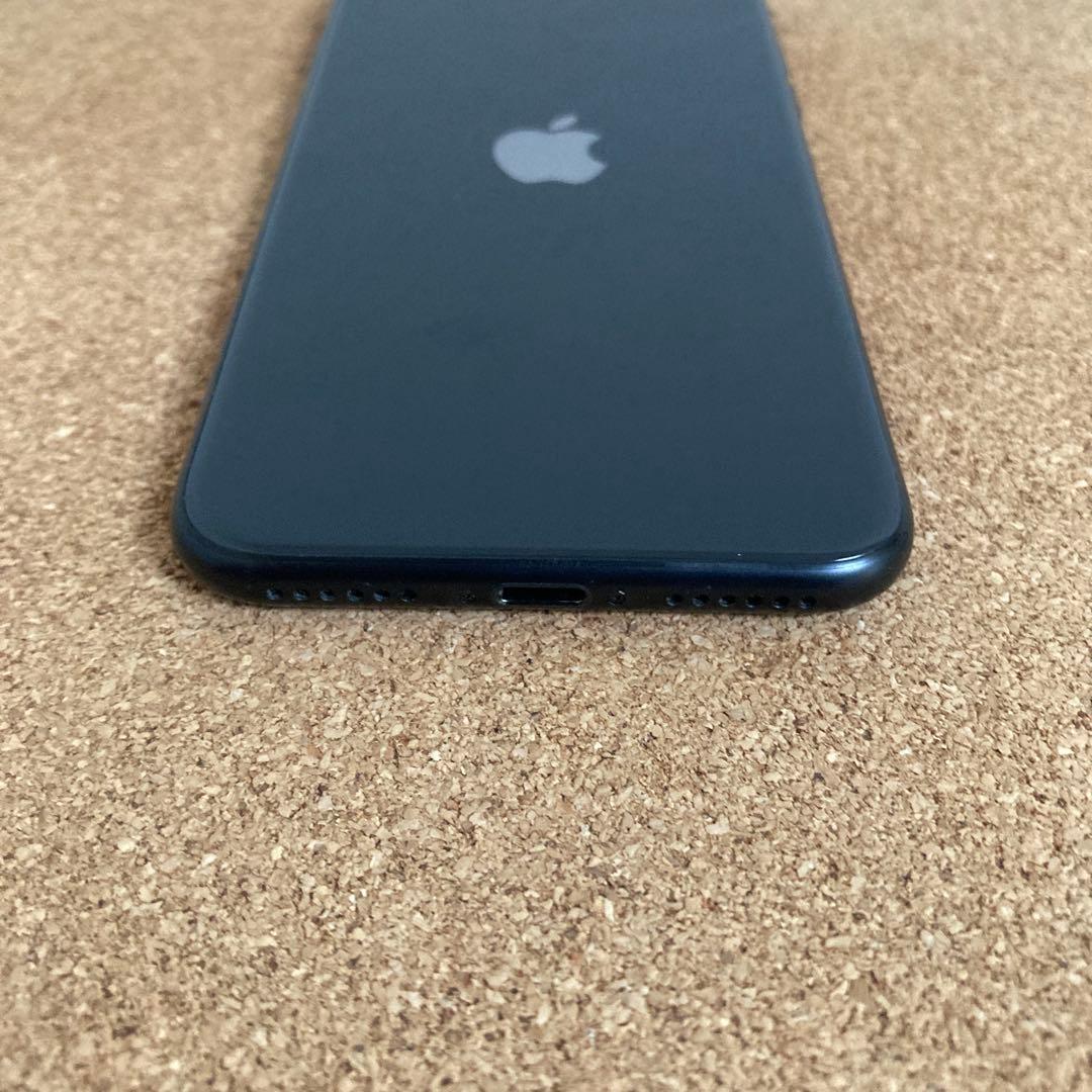 4153【早い者勝ち】美品☆電池新品☆iPhoneSE2 64GB SIMフリー
