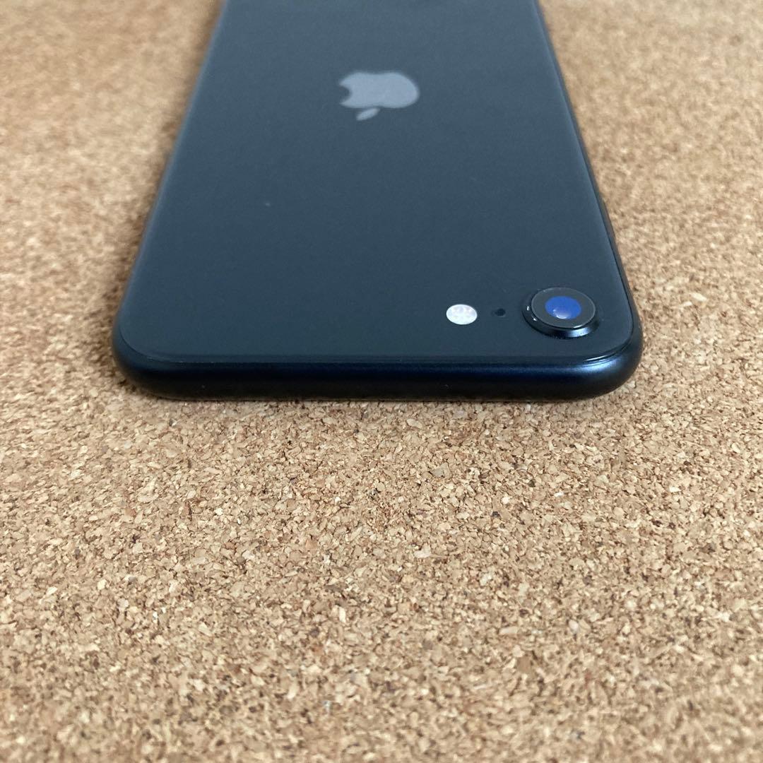 4153【早い者勝ち】美品☆電池新品☆iPhoneSE2 64GB SIMフリー