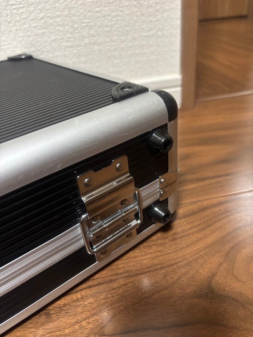 ベイブレードxレア品‼︎ドリームボックスロゴプレート仕様中サイズ　レッドver.