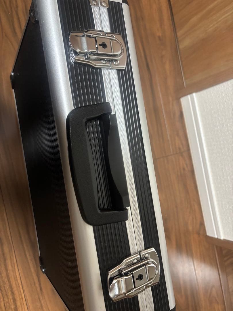 ベイブレードxレア品‼︎ドリームボックスロゴプレート仕様中サイズ　レッドver.