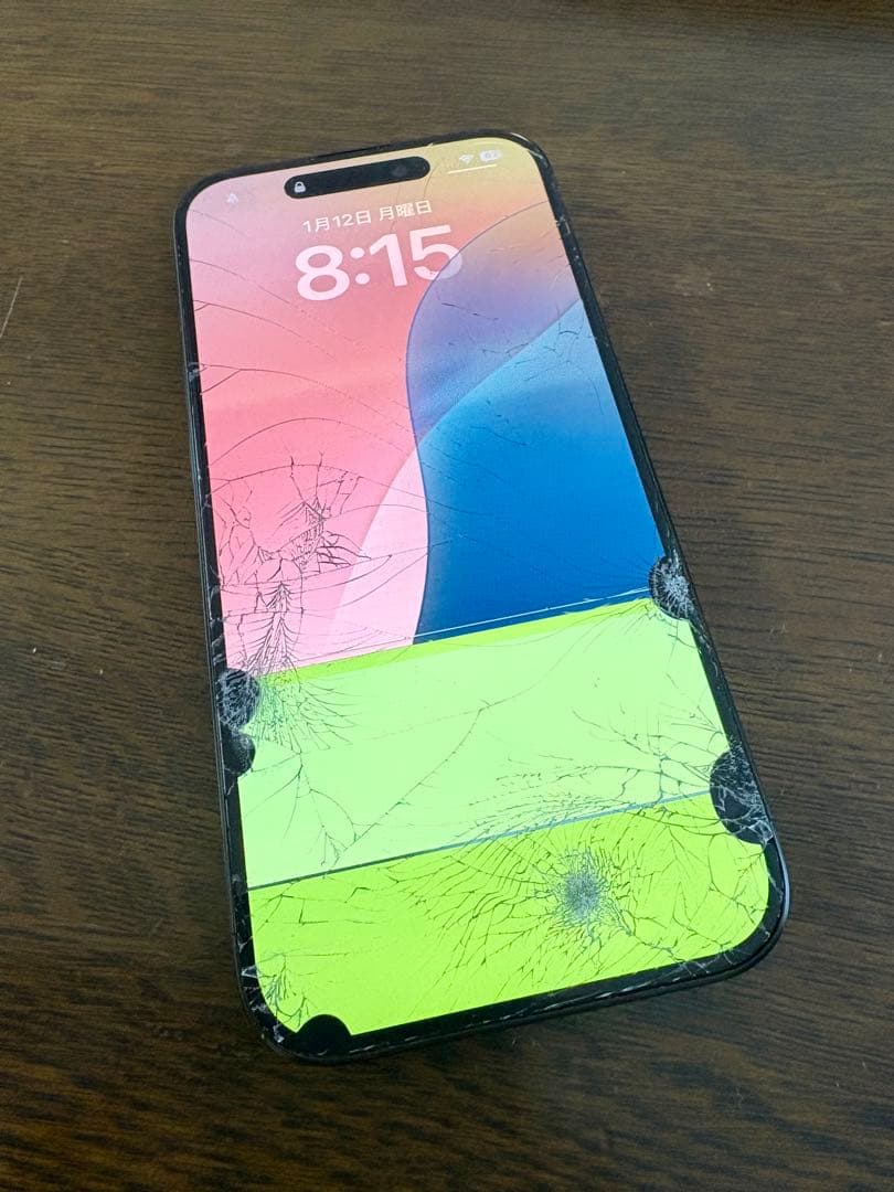 iPhone 15 Pro 【1TB】画面ひび割れ