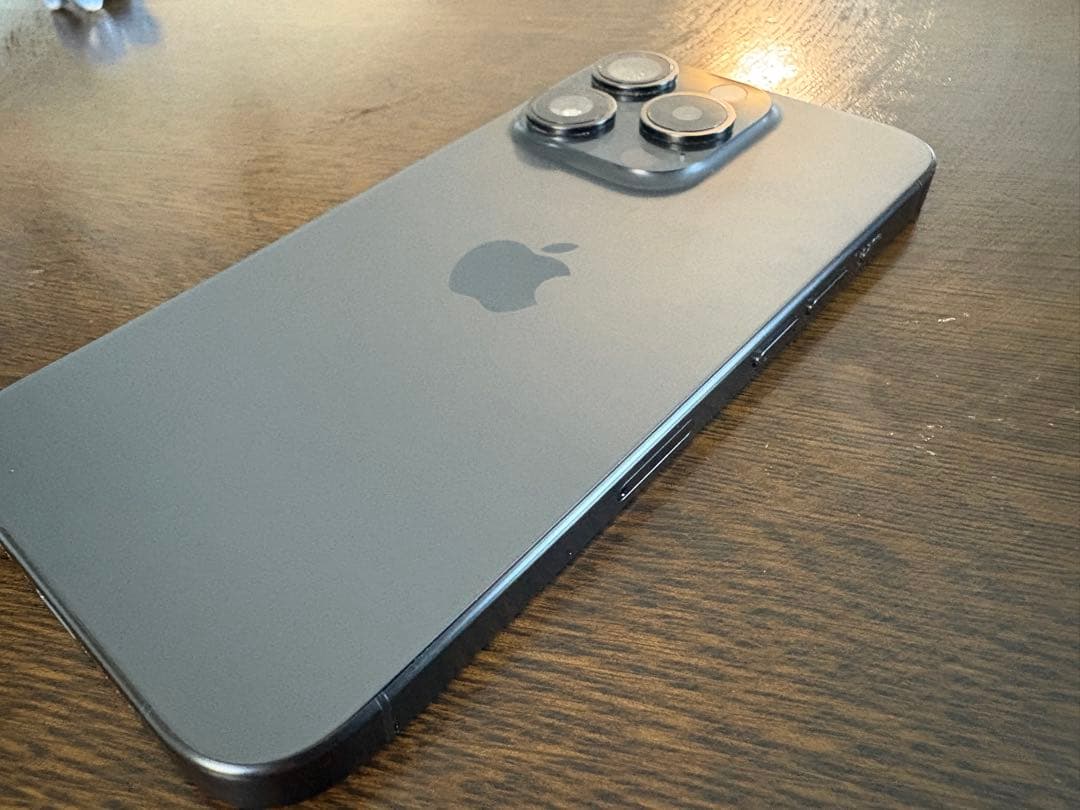 iPhone 15 Pro 【1TB】画面ひび割れ