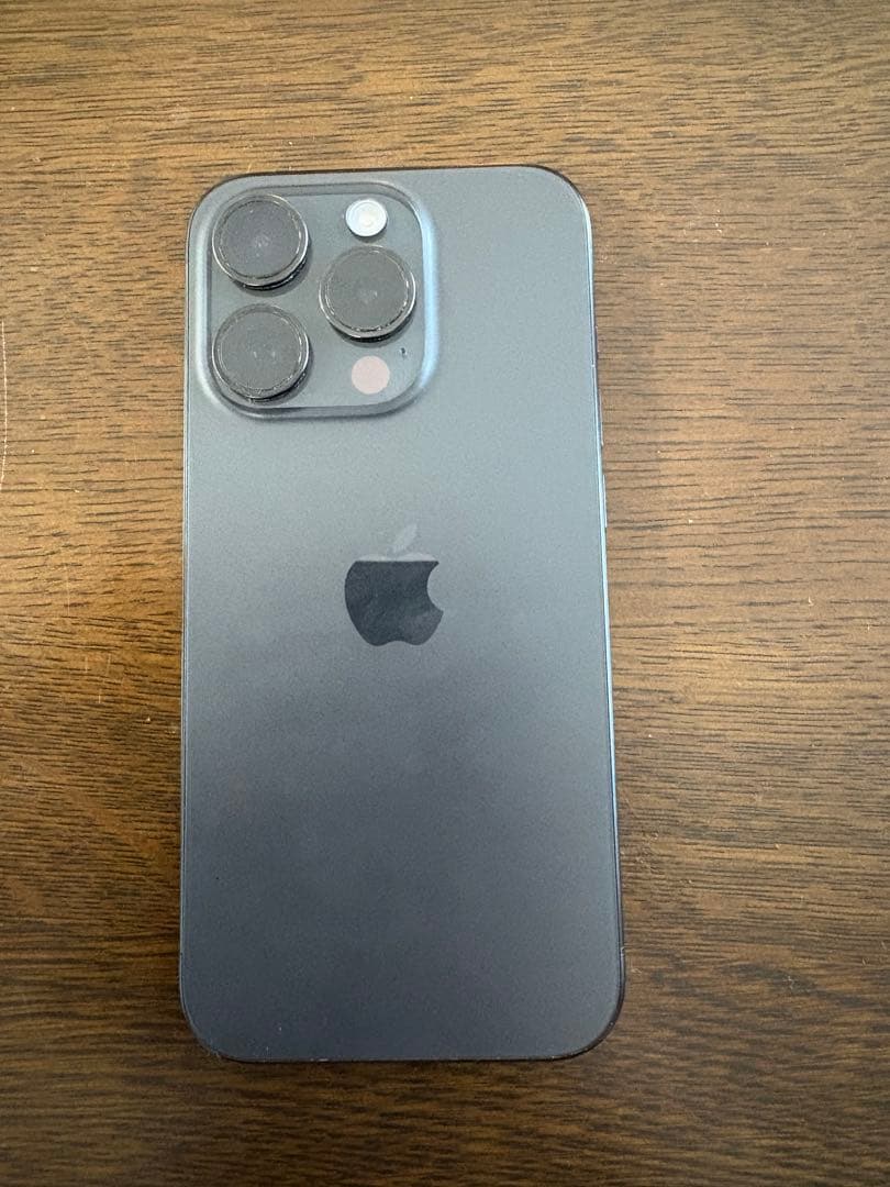 iPhone 15 Pro 【1TB】画面ひび割れ