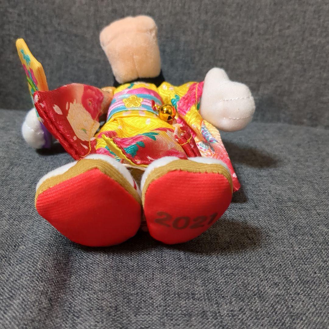 クララベルカウ　お正月　ぬいぐるみバッジ　ディズニー　2021年　丑年　ぬいば