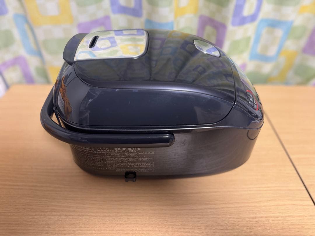 象印 炊飯器 保温機能付き　NP-RN05 3号炊き　圧力　ブラック