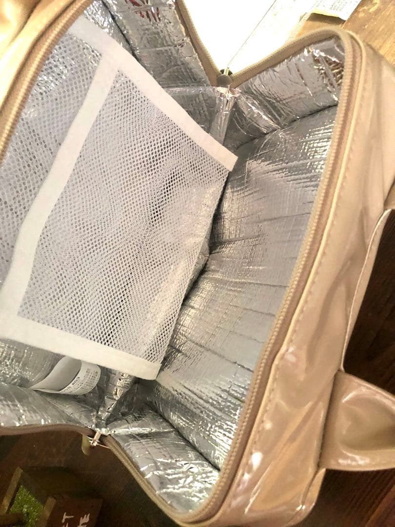 ブタさん刺繍トートバッグ　保冷バッグ