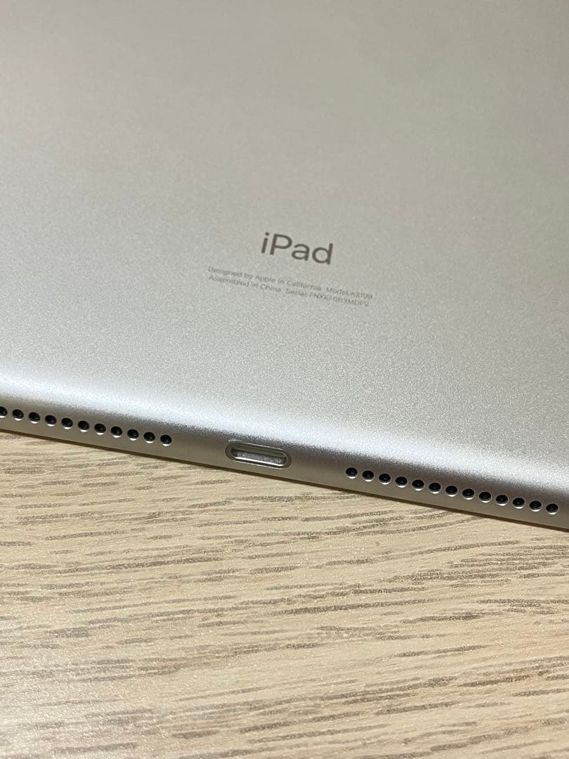 バッテリ最大容量100%劣化ナシ iPad第7世代32GBWiFiセルラードコモ