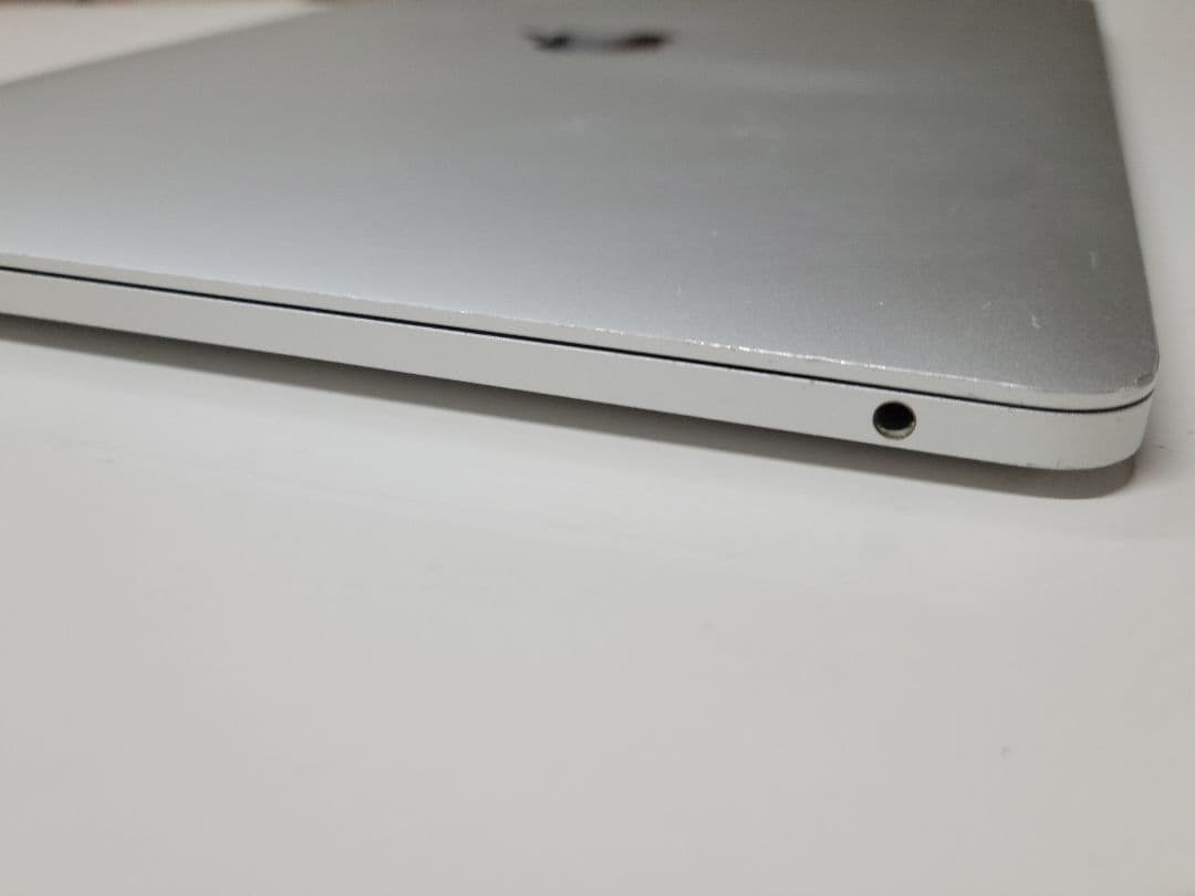MacBook Pro 2017 ジャンク バッテリー無し
