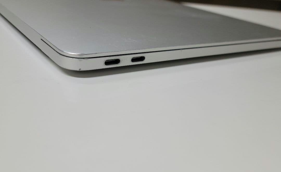 MacBook Pro 2017 ジャンク バッテリー無し