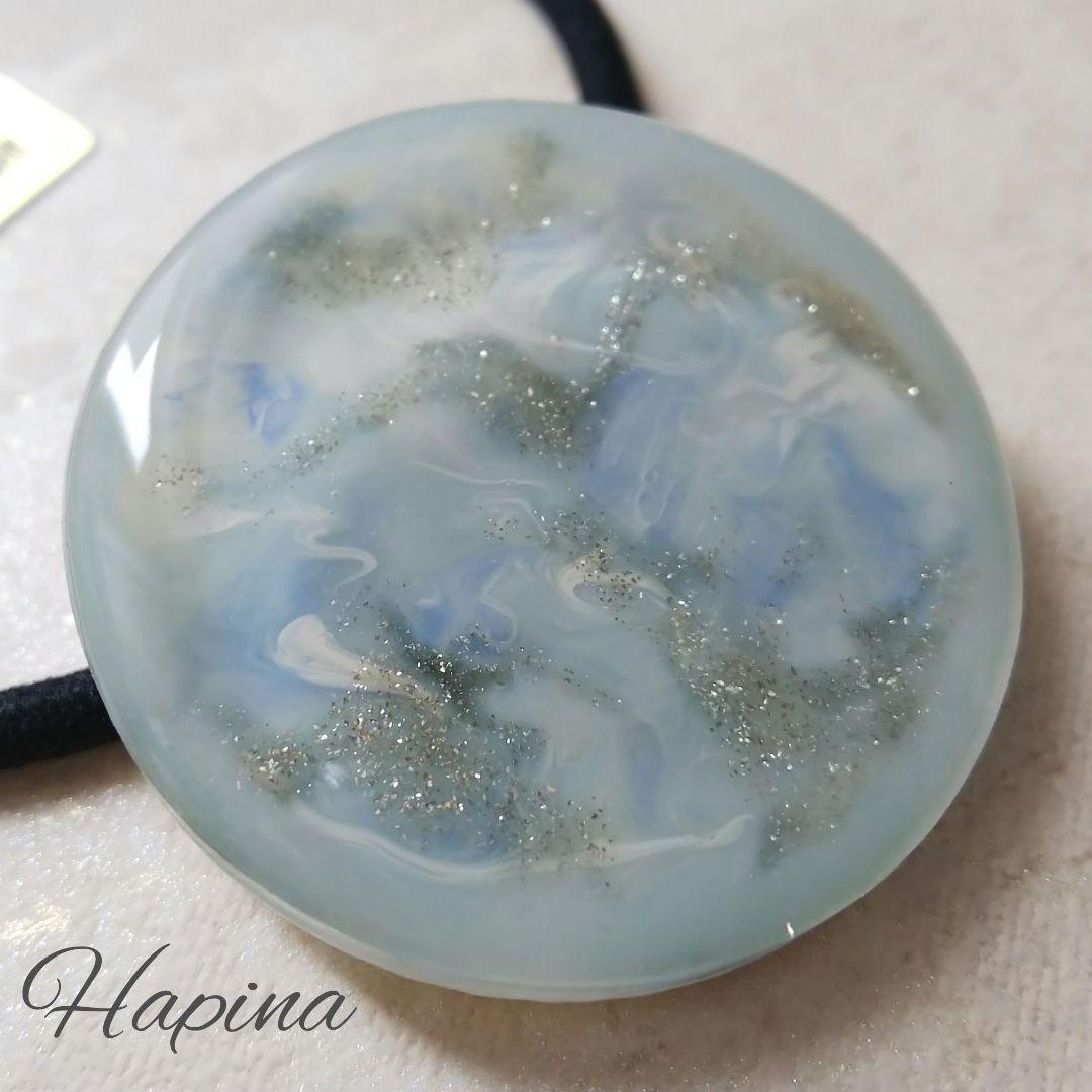 水彩デザイン ライトブルーラウンドレジンヘアゴム