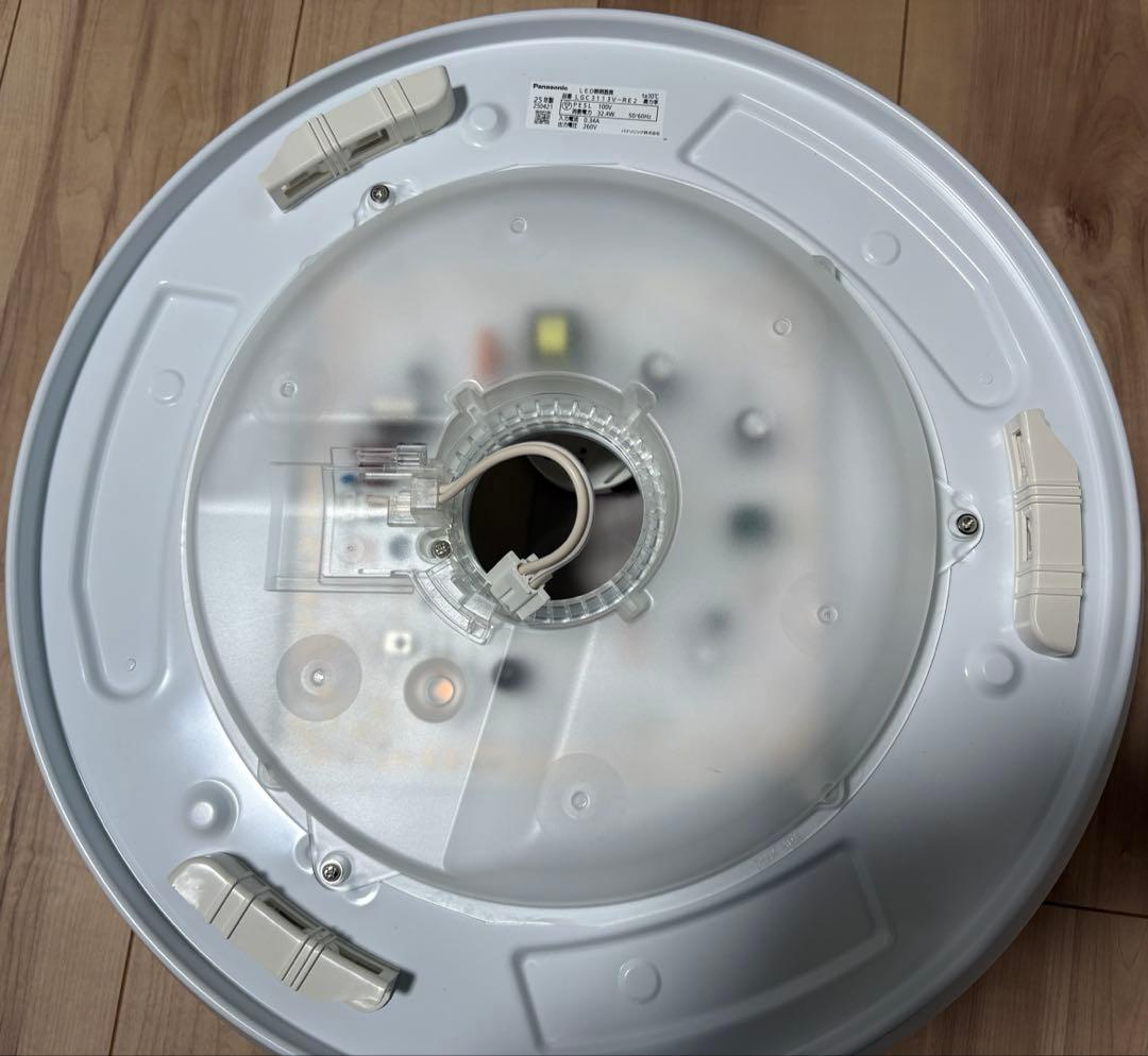 Panasonic シーリングライト 8畳用 2025年製　LGC3113V