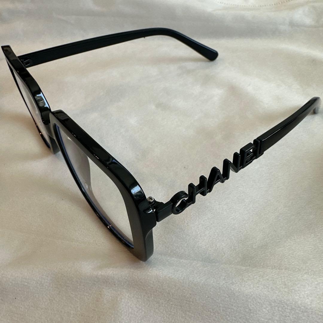 新品　CHANEL 伊達メガネ　ノベルティ