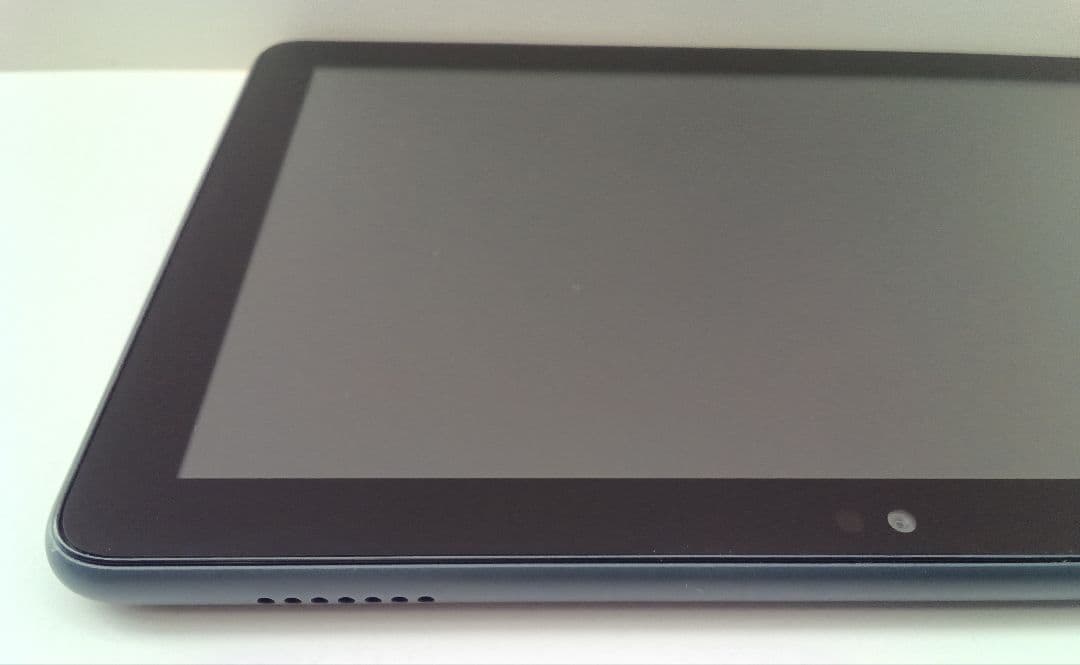 FireHD 8Plusタブレット 8インチ32GB　充電スタンド＆バンド付き