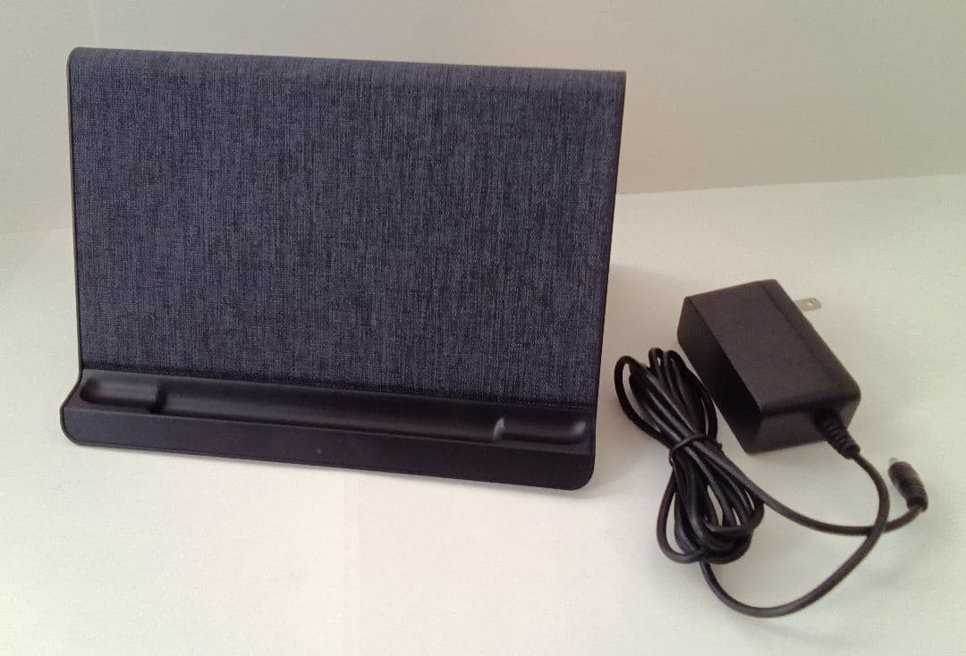 FireHD 8Plusタブレット 8インチ32GB　充電スタンド＆バンド付き