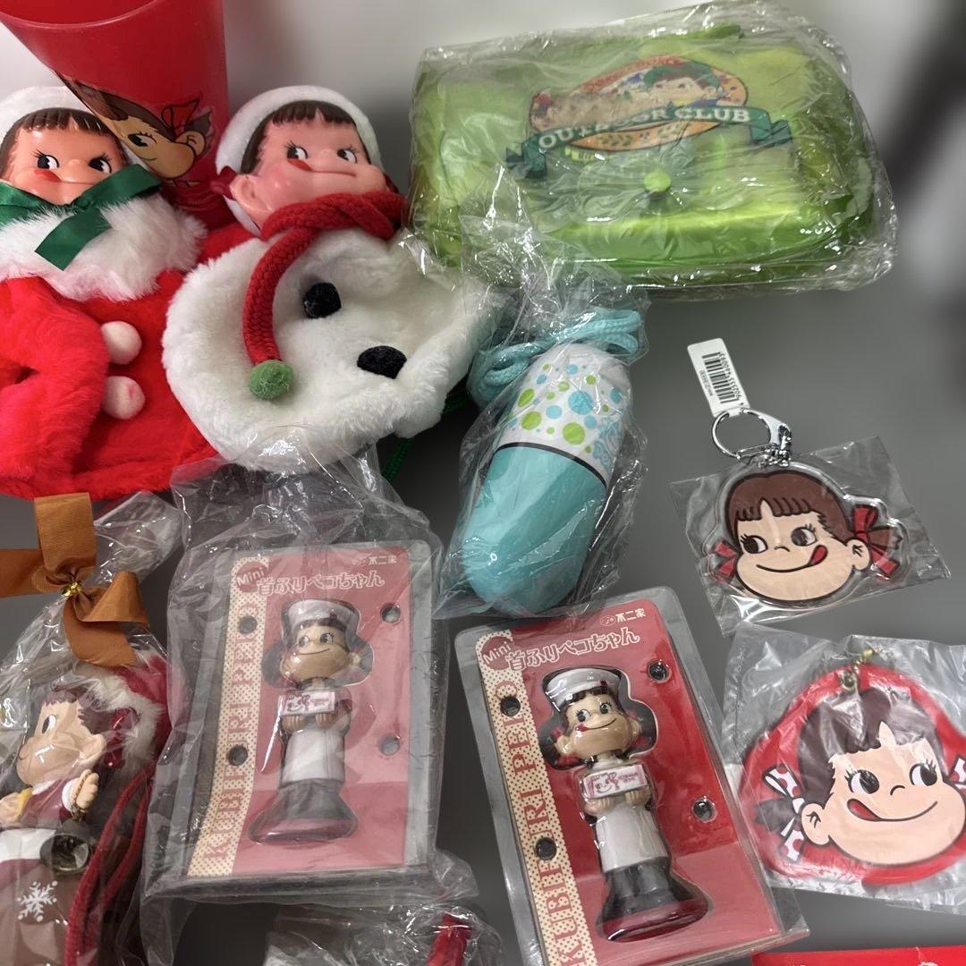不二家　ぺこちゃん　まとめ売り　カメラ　時計　水筒　ケース　人形など