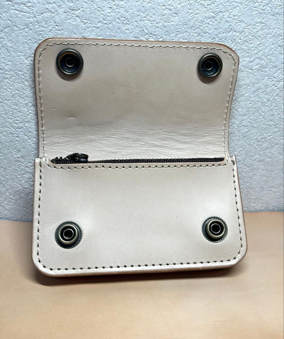 トラッカーウォレット　ミドル　ヌメ革　ショートトラッカー　コンパクト財布