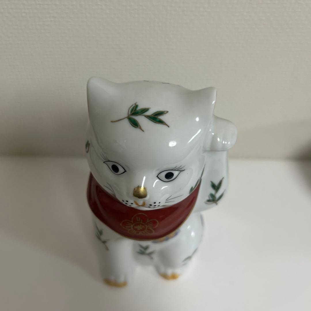 美品　伊万里　招き猫　手描き　花と蝶　商売繁盛　良縁