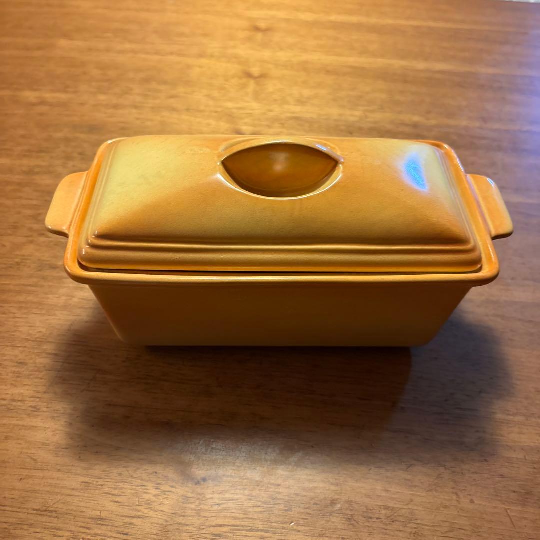 オレンジ色 蓋付き陶器容器 中型