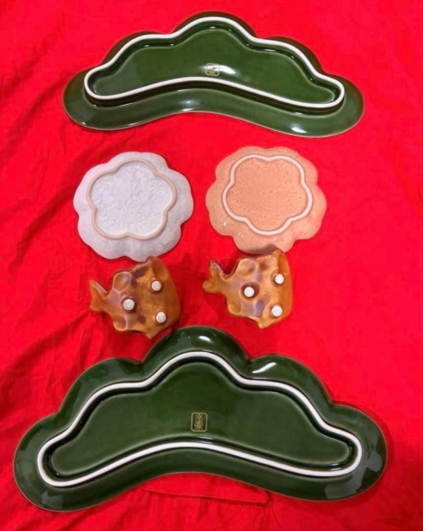 新品未使用　鯛　幸楽窯　小皿　ひな祭り　お雛様有田焼　松　松葉形前菜皿　箸置き