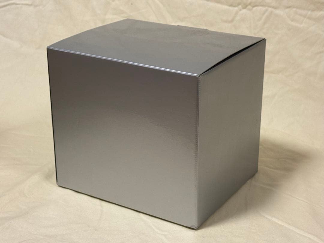 Leica M9 化粧箱（外箱と内箱）と英語版マニュアルのみ