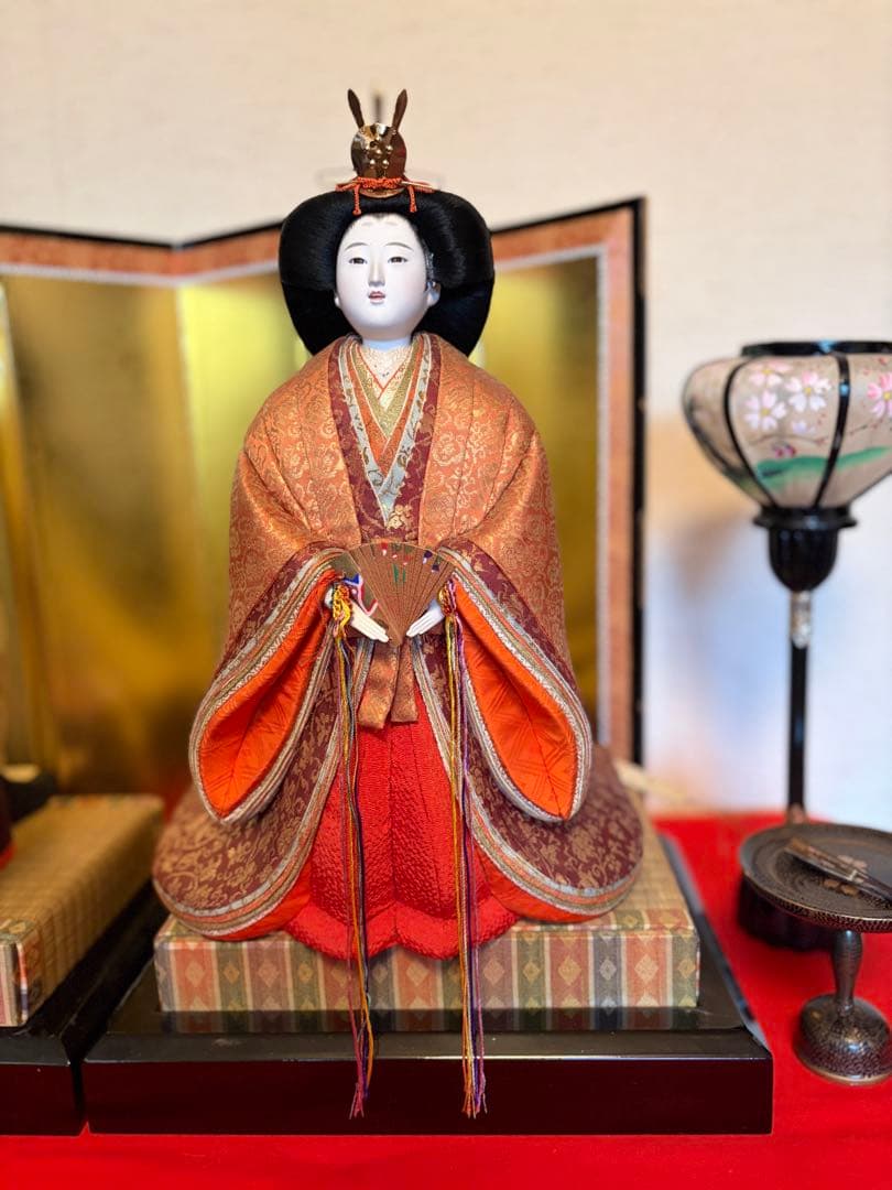 雛人形セット 金色の屏風とランプ付き