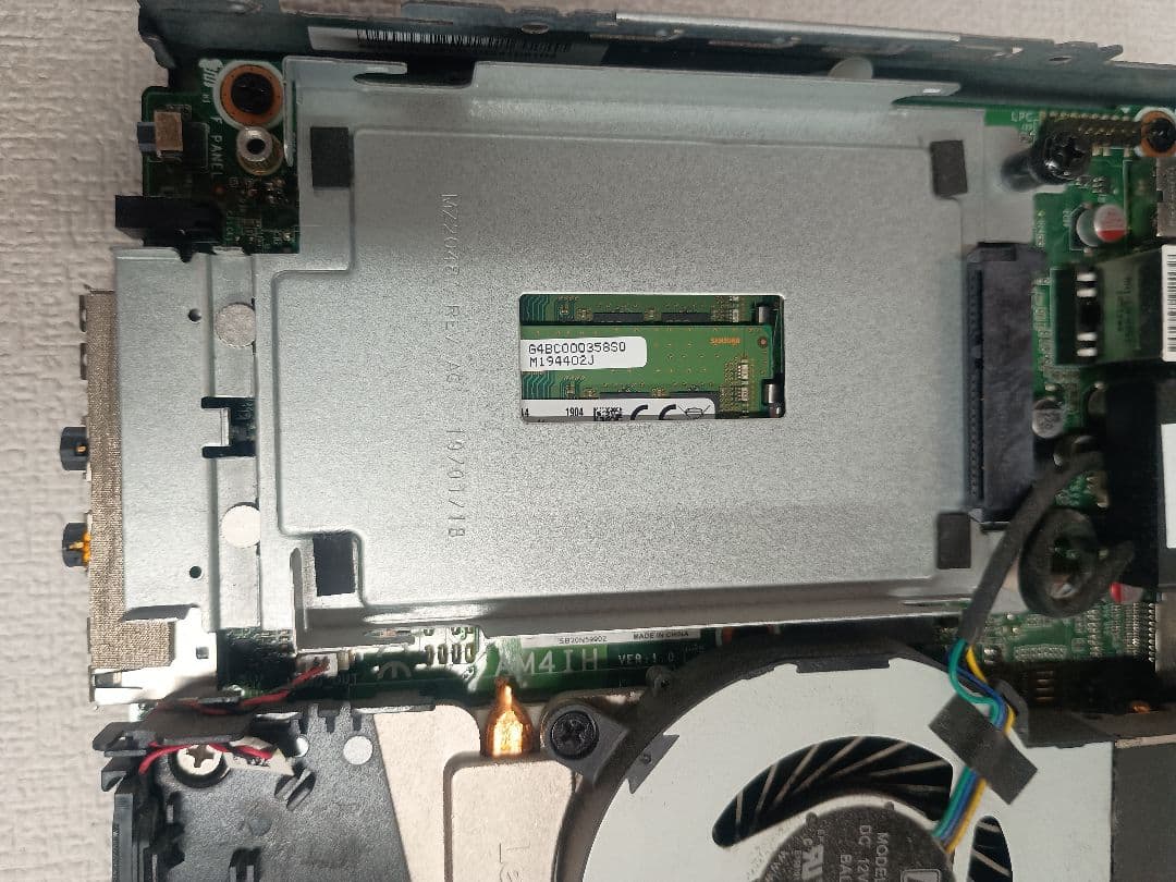 Lenovo ThinkCentre M715q 16GB　ストレージ無　特価