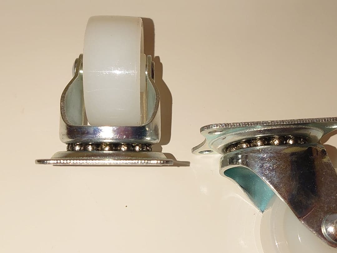 【移動に便利なキャスター付⑯】パチスロ実機1台用の置き台（シンプルスタンド）★小