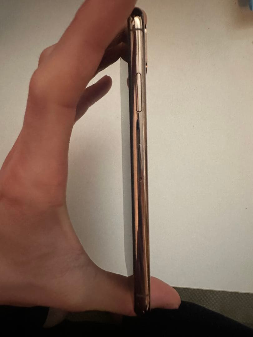 Apple iPhone XS 256GB ゴールド　バッテリー83%