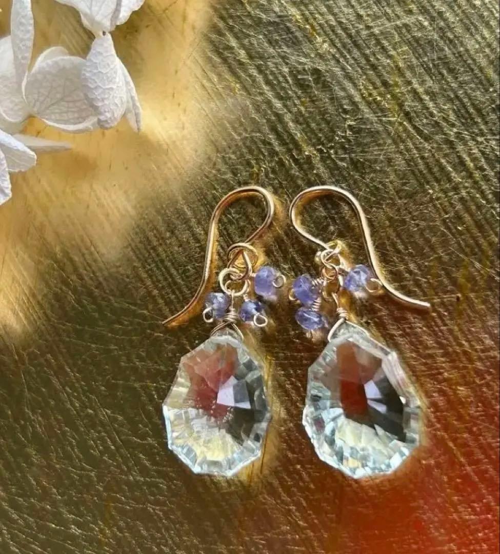 mnさま❣️ グリーンアメジストコンケーブカットのピアスと　チャーム14kgf