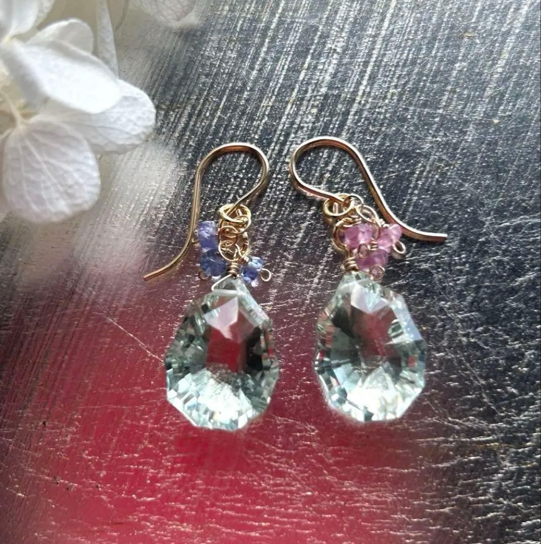 mnさま❣️ グリーンアメジストコンケーブカットのピアスと　チャーム14kgf