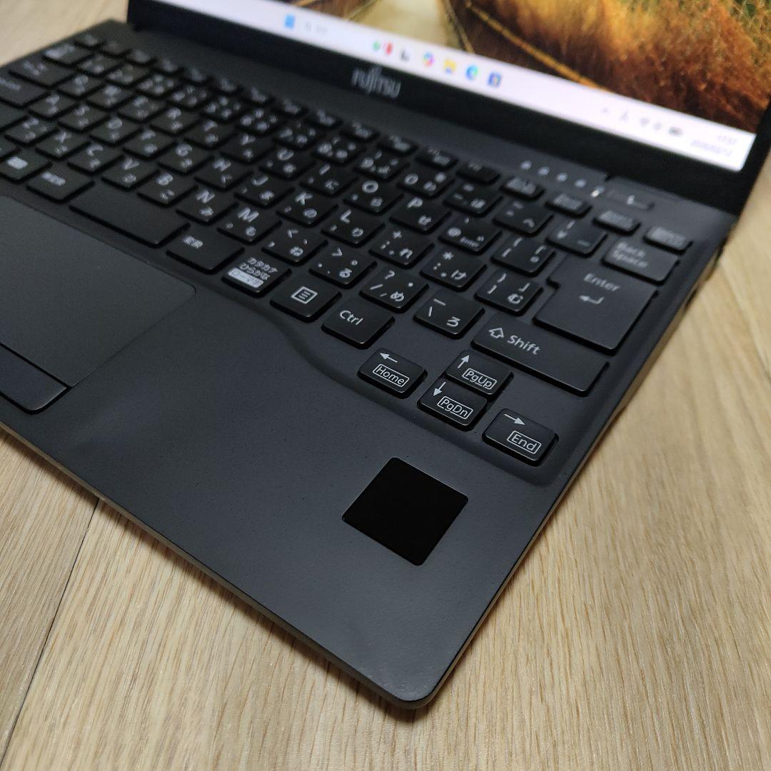 【超軽量】 11世代CPU 富士通 i5 1035G7 Office2024