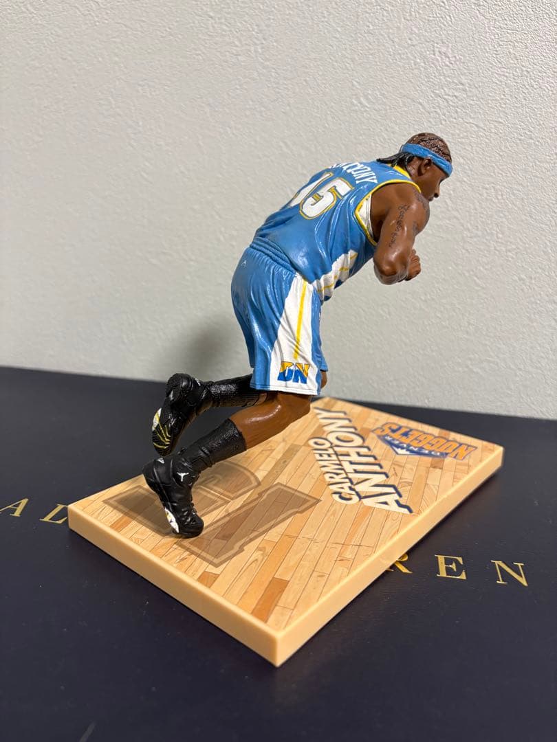 NBA カーメロ・アンソニー フィギュア デンバー・ナゲッツ 台座付