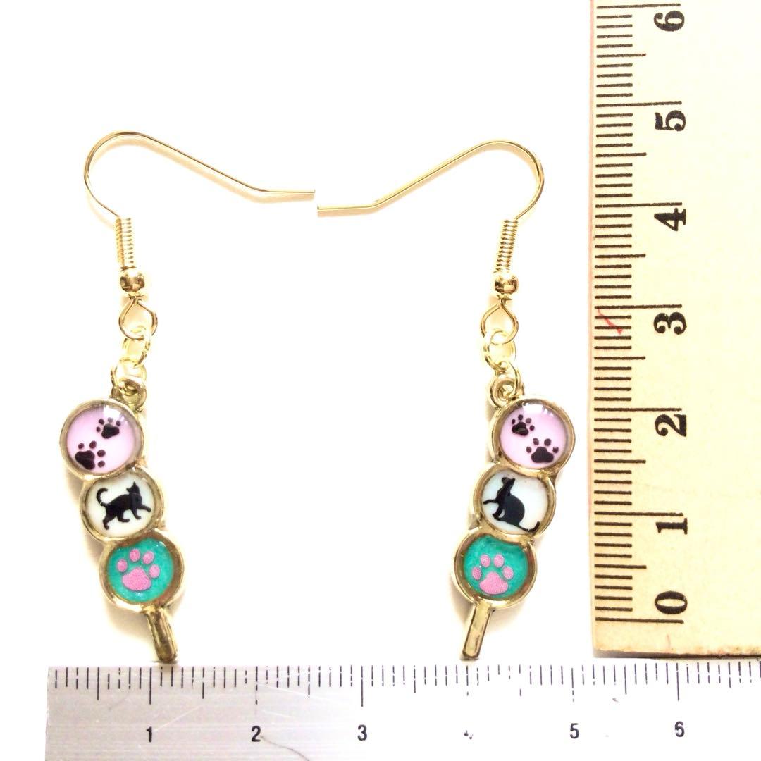 和風　3色だんご　黒猫バージョン　ピアス ¥780