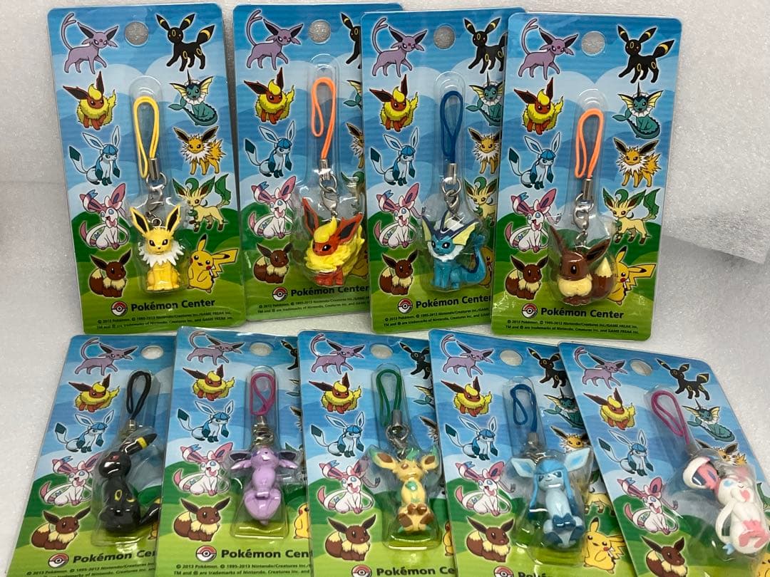 ポケモンセンター　イーブイ　フレンズ　ストラップ　ニンフィア　ブラッキー