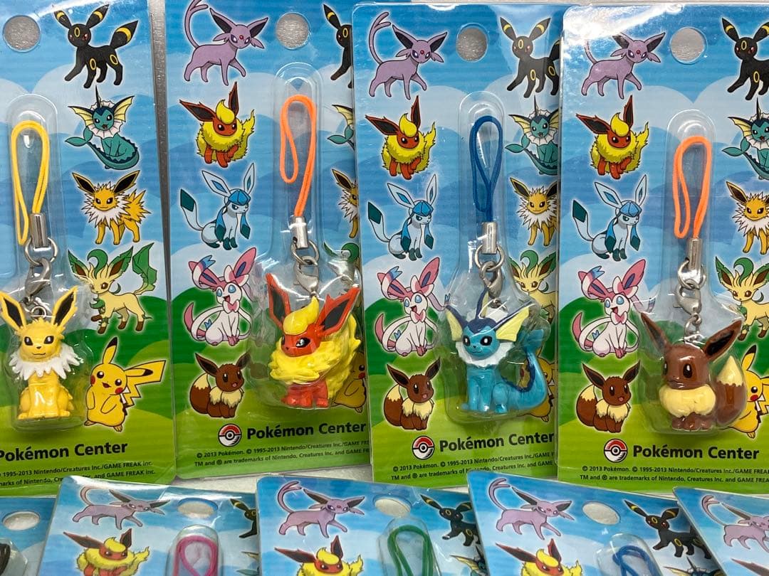 ポケモンセンター　イーブイ　フレンズ　ストラップ　ニンフィア　ブラッキー