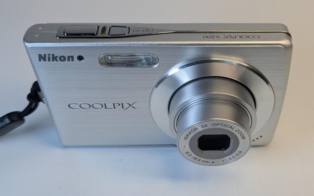 美品 Nikon COOLPIX S200 コンパクトデジタルカメラ