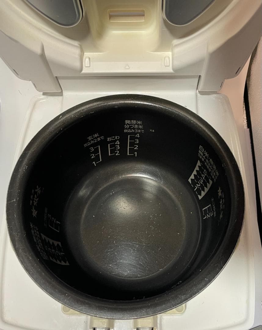 三菱電機　ＩＨジャー炊飯器　ＮＪ－ＶＸ１０４　５．５合炊き　２０１４年製