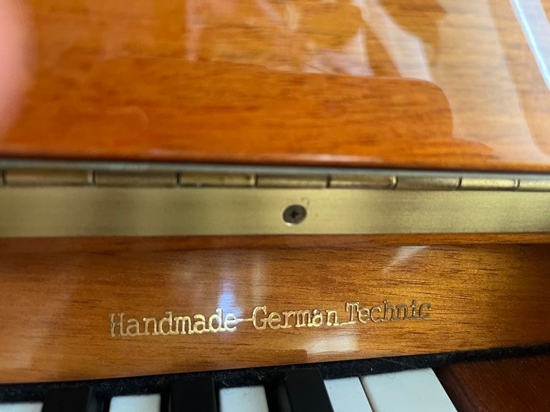 アップライトピアノ 88鍵 木目仕上げ