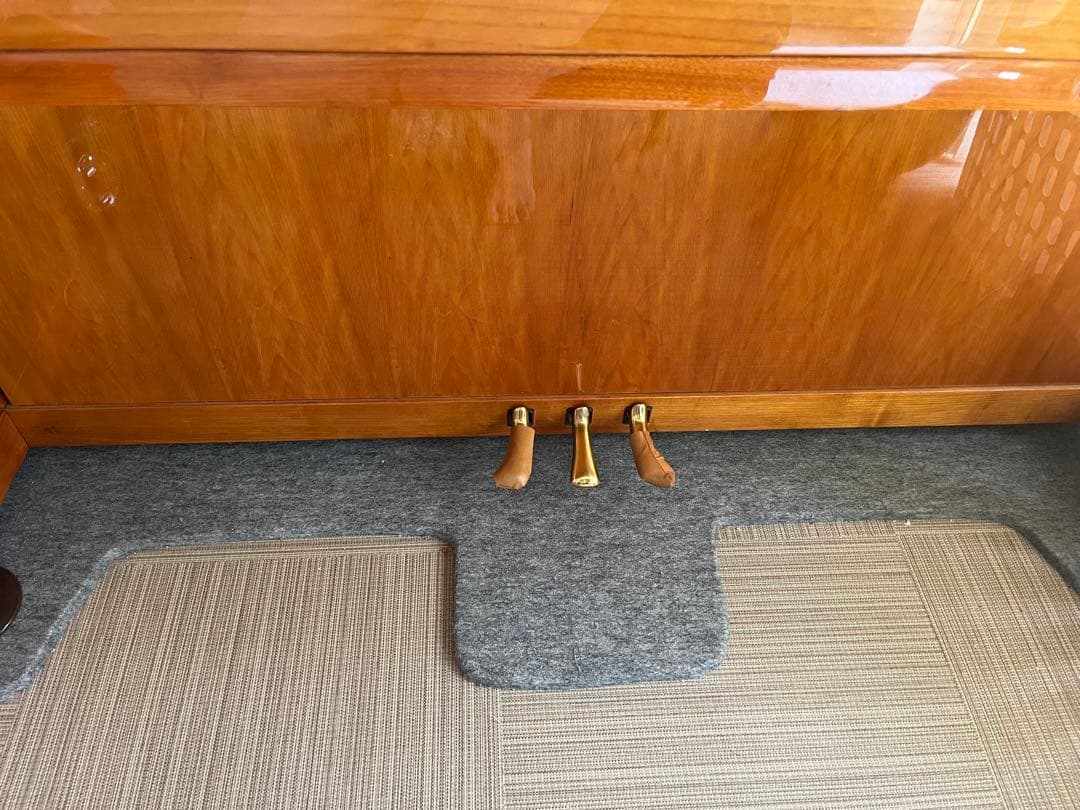 アップライトピアノ 88鍵 木目仕上げ