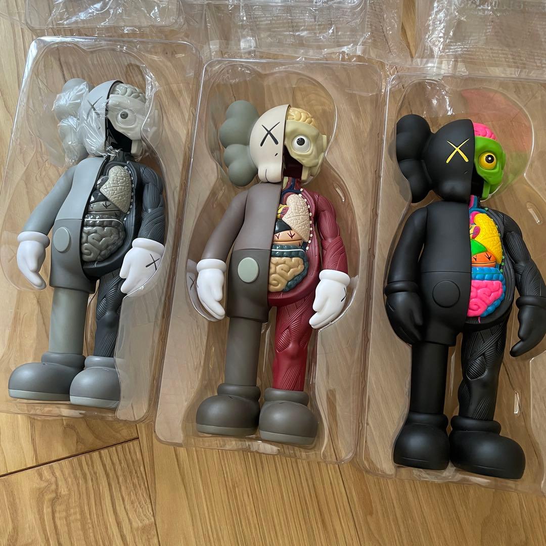 その他 KAWS Companion HOLIDAY open edition